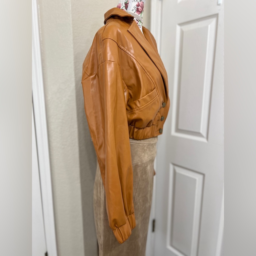 NWOT L'ATISTE Tan Leather Jacket with Cropped Design - Picture 2 of 6